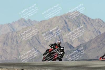 media/Dec-01-2025-Moto Forza (Mon) [[2daa91e15f]]/2-Intermediate Group/Session 4 Turn 9/